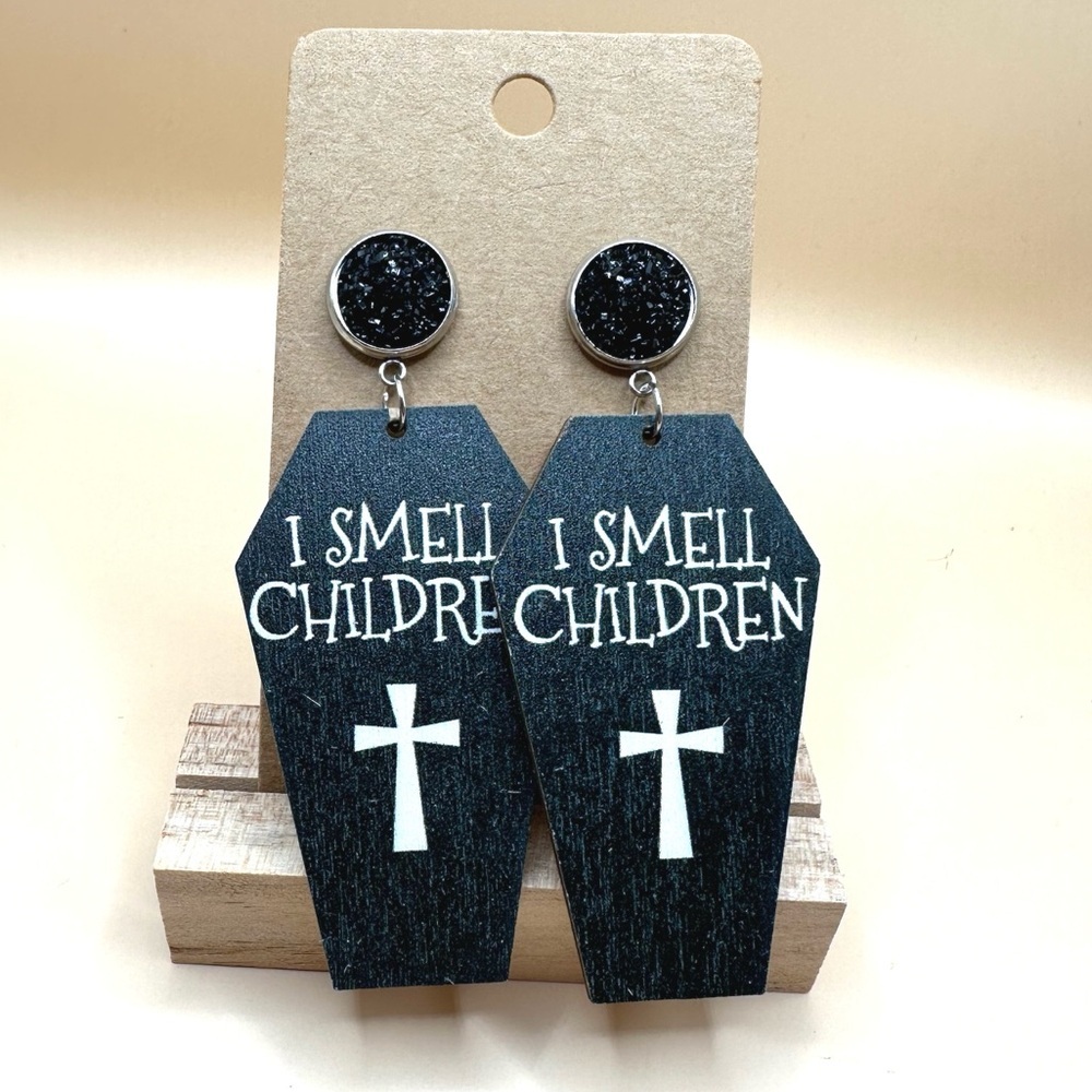 Hocus Pocus “I smell children” Black Wooden Coffin Earrings, Halloween Earrings - Picture 2 of 2
